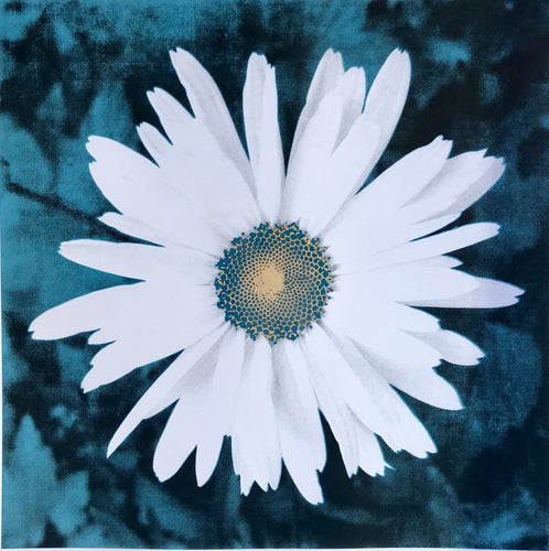 Love me, Love me not - Blue with a touch of gold